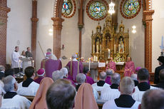 Pontifikalrequiem und Beisetzung von Weihbischof em. Johannes Kapp (Foto: Karl-Franz Thiede)